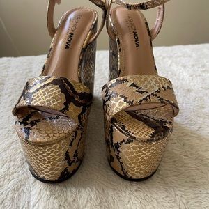 Woman Fashion Nova Wedges